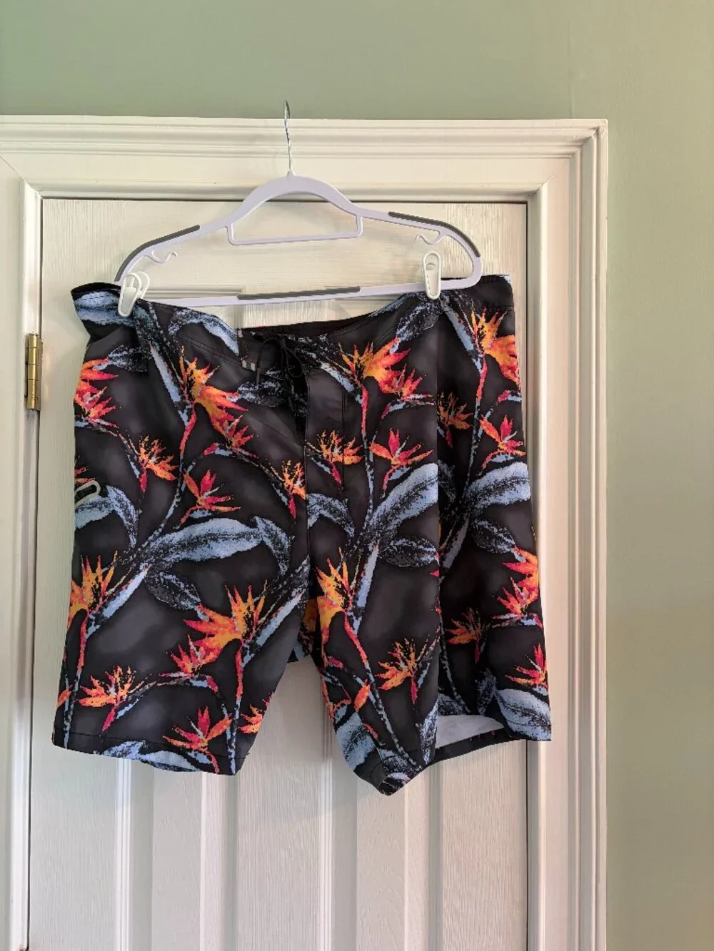 Tommy Bahama Size 44 Black Tropical Swim Trunks